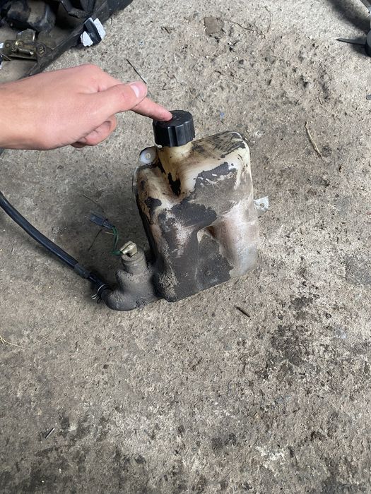 Маслобак з трубкою на honda dio