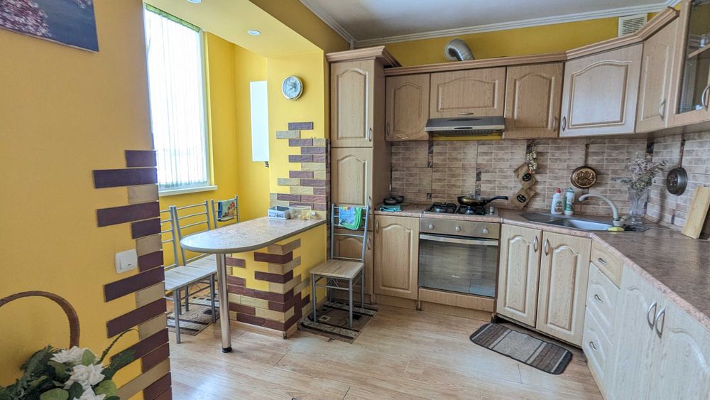 Продаж квартири з меблями Індивідуальним опаленням в центрі м.Долина