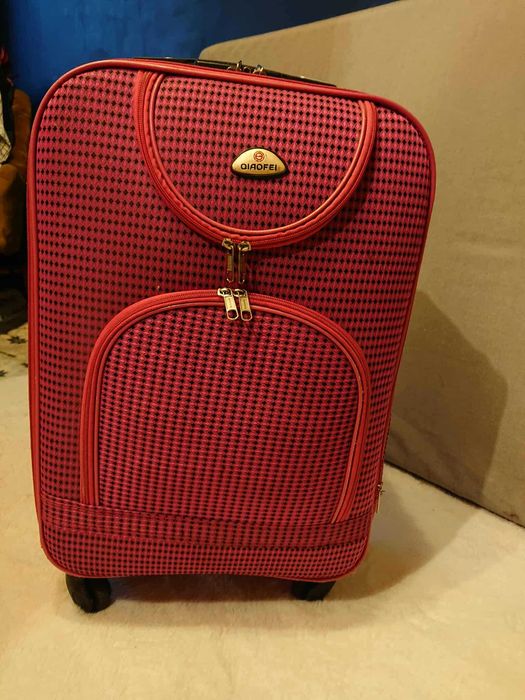 Walizka cztery  koła jezdne Diaofel