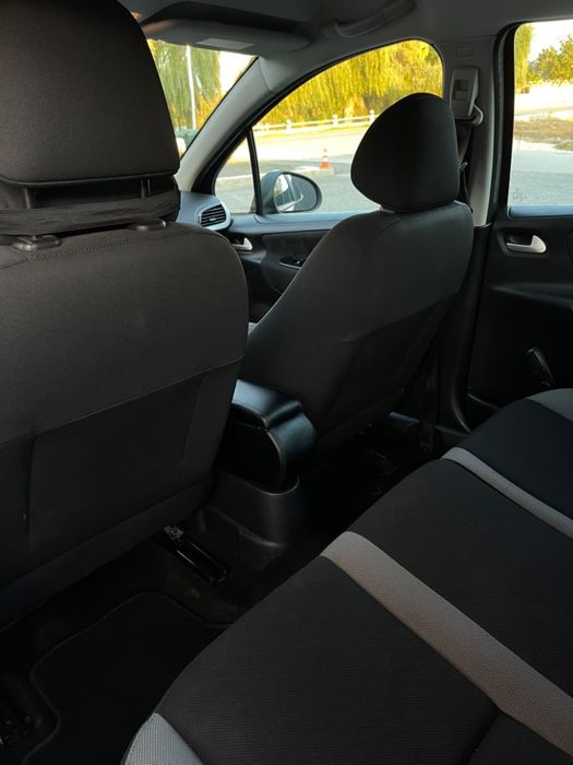 Авто Peugeot 207