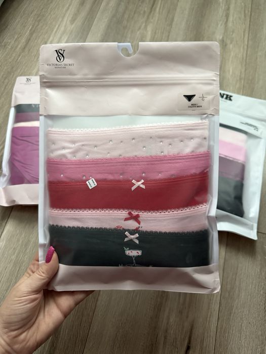 Продам набори трусиків Victoria Secret