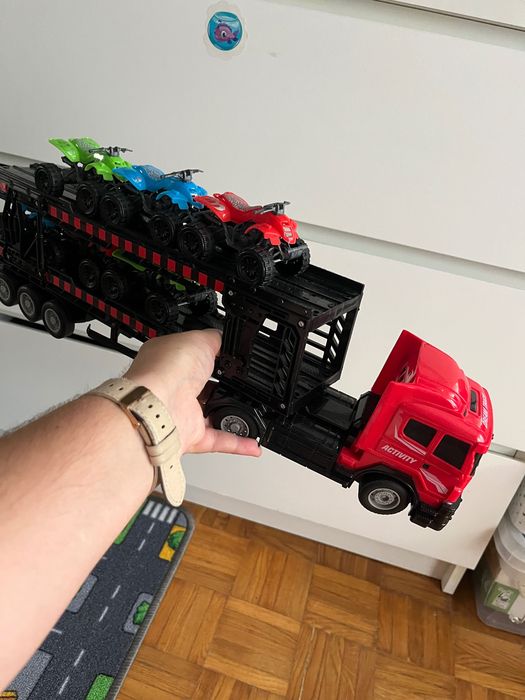 Samochód laweta z pilotem dla dziecka