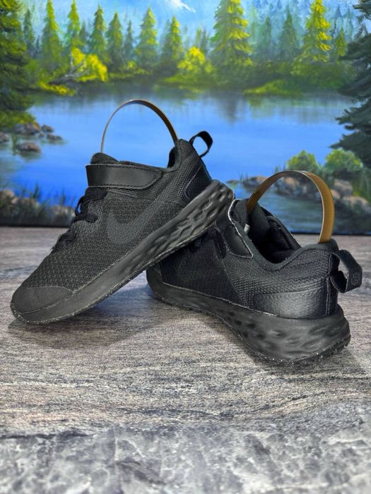 Кросівки Nike Revolution 6 NN розмір 27.5 устілка 17.5