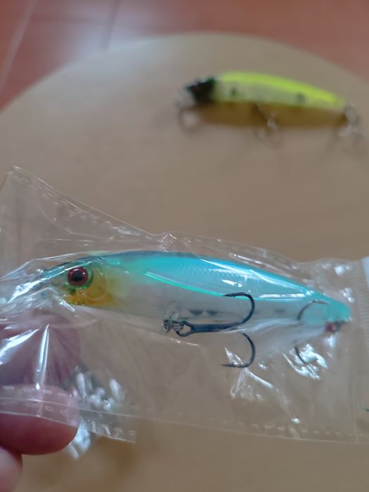 Vendo amostras de pesca spinning