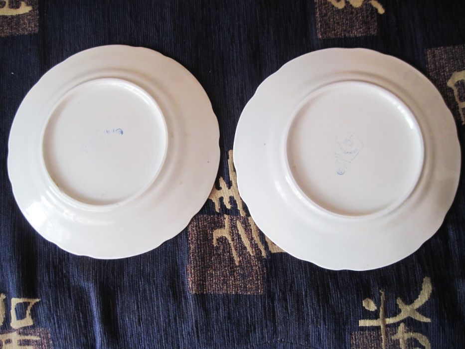 Продается пара тарелок
