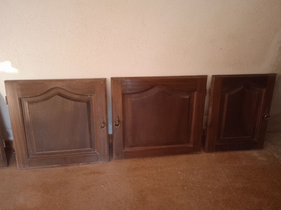 Armário de baixo antigo de cozinha (Gavetas, portas e moldura em madei