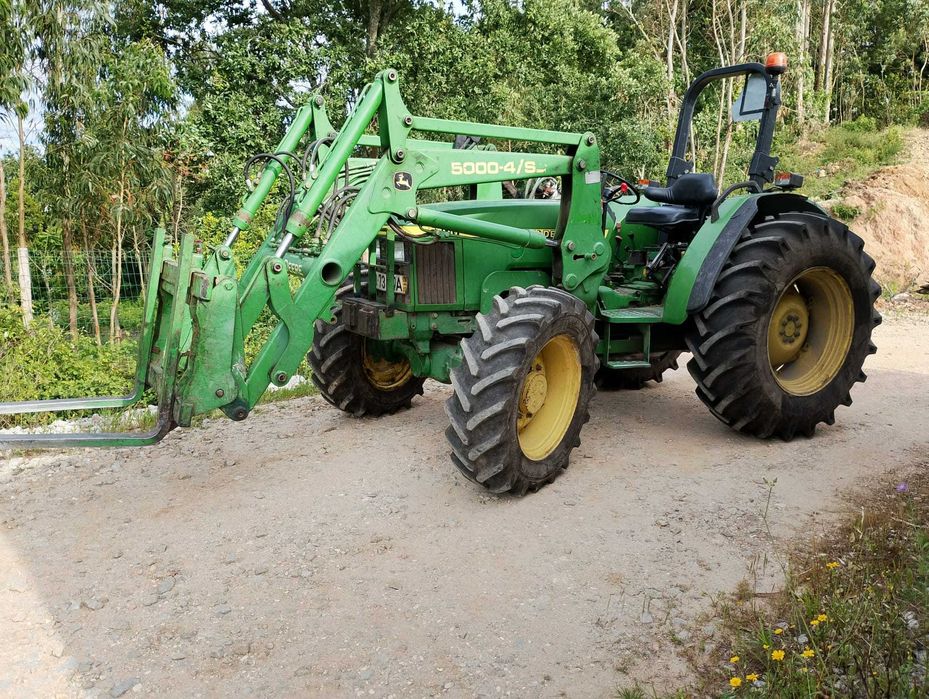 Trator John Deere 5400