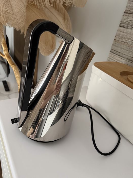 Czajnik Bugatti Vera srebrny