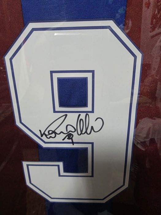 Camisola assinada e com certificado do ronaldo fenomeno.