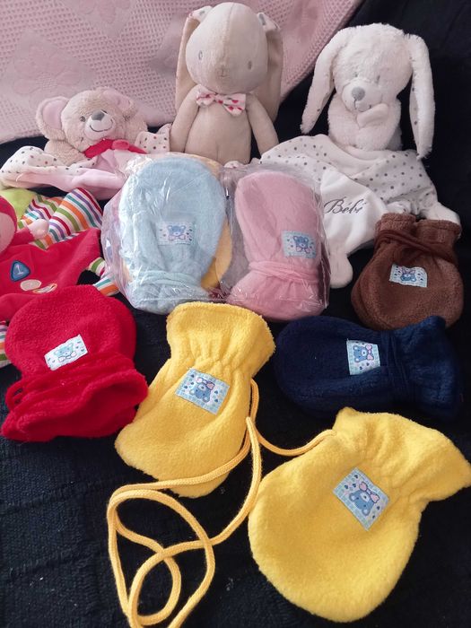 Luvas bebé e criança novas