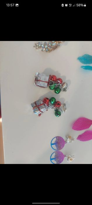 Brincos de mola da claires