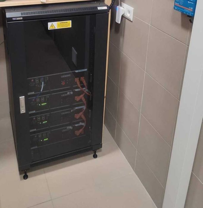 Zasilanie awaryjne budynku | Magazyn energii | Pełen back-up | UPS