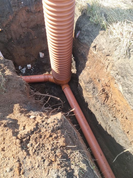 Budowa sieci i przyłączy wodno kanalizacyjnych.