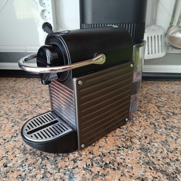 Máquina Nespresso Pixie