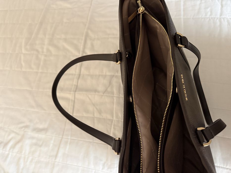 Mala Michael Kors