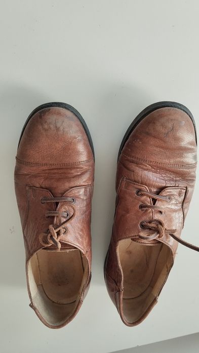 Sapatos vintage, dos anos 60, em pele.