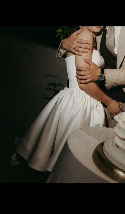 Biała sukienka mini ślubna gorsetowa