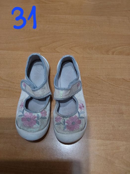 Pantofle dla dziewczynki srebrne MB 31 wkładka 20 cm