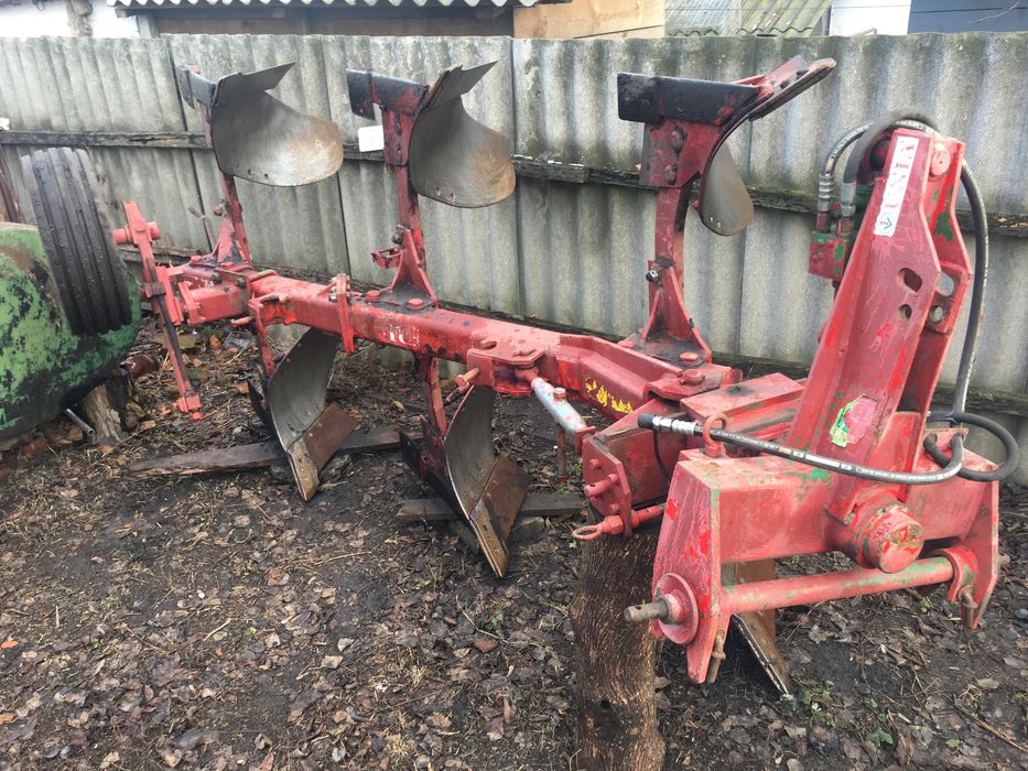 Плуг оборотний обертовий unia 3 корпусний