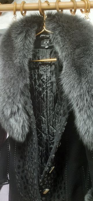 Польто женское...