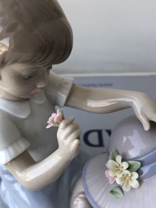 LLADRO. Фигурка Lladro, «Элегантное прикосновение»: 17 500 грн