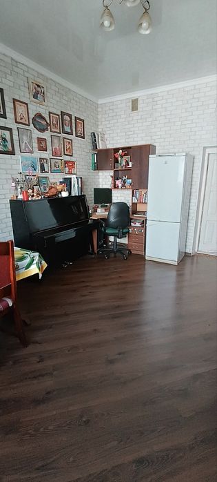 продається 2 кімнатна квартира