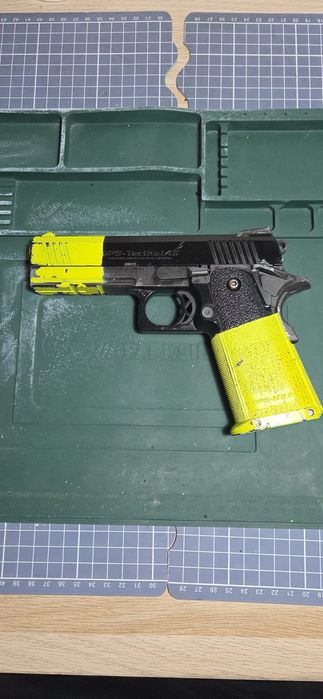 Pistola Airsoft GBB TM Hi-Capa 4.3 com upgrades — como nova
