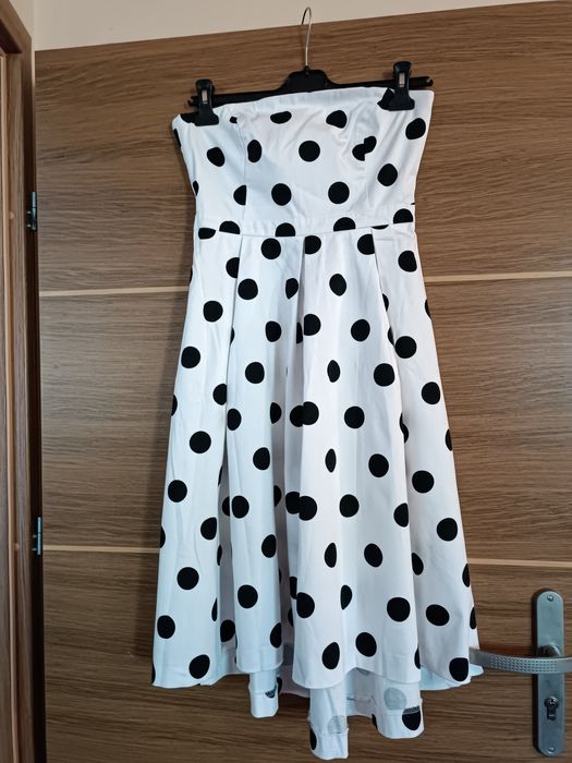 Sukienka w grochy firmy mohito