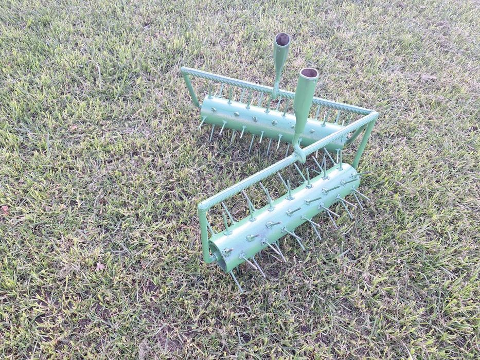 Аэратор для газона.