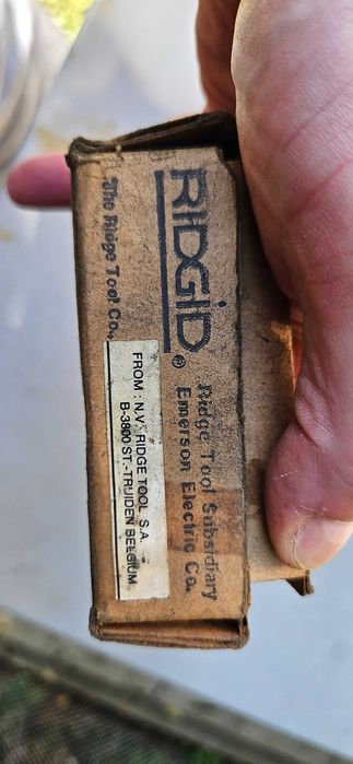 Sprzedam oryginalny komplet narzynek RIDGID Model 141 do gwintowania rur.