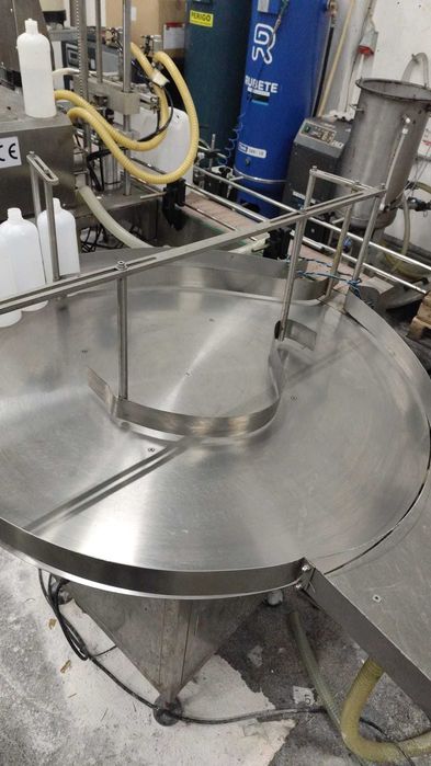 Mesa recolha e abastecimento de embalagens. Linha d produção industria