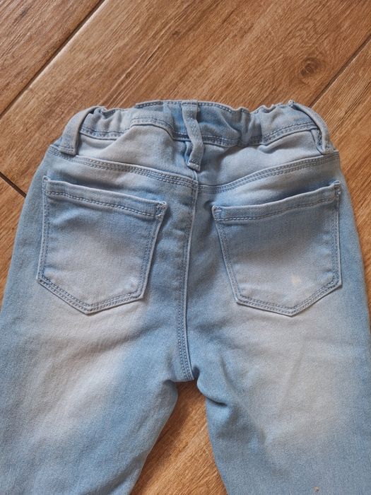 Dziewczęce spodnie jasne jeansy rurki skinny