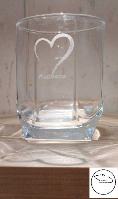 Gravação e Personalização a Laser - Vidro, Madeira e Brindes