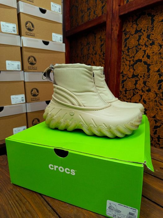 Крокси купити. Крокси Salehe. Оригінальні Crocs echo. Взуття Літо