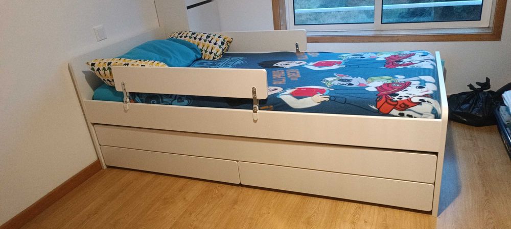 cama de criança de gavetão usado durante 2 anos como novo