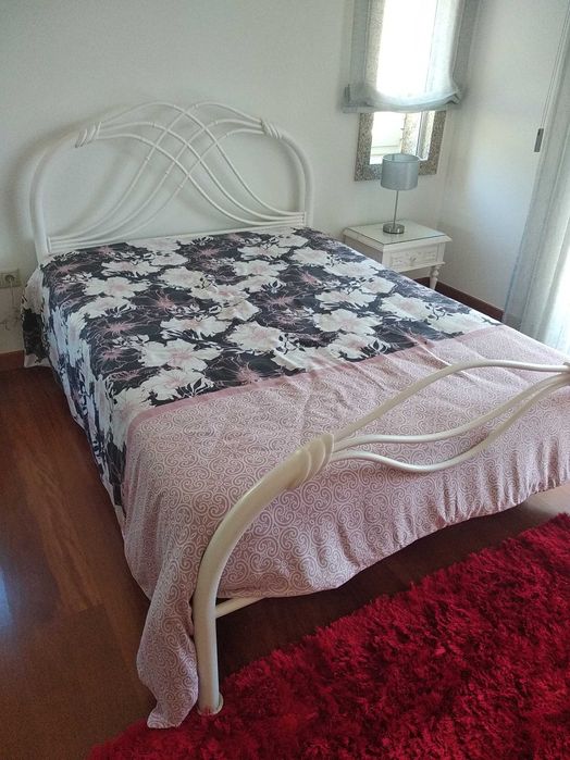 Cama de casal em ferro