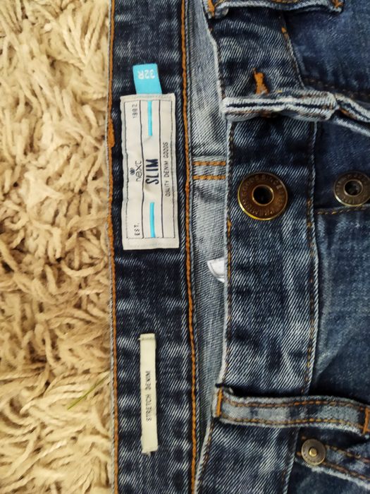 Продам джинсы новые