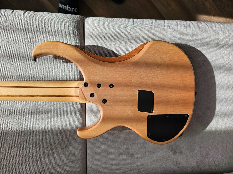 Ibanez BTB 555, (bas, gitara basowa, 5 strun)