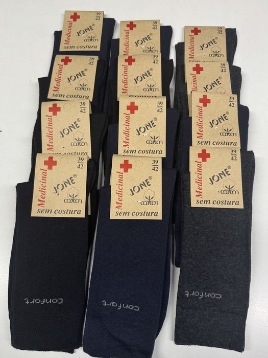 Conjunto de 12 pares de meias 16€