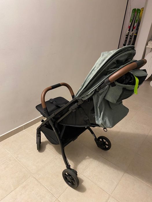 Carrinho de passeio de bebé