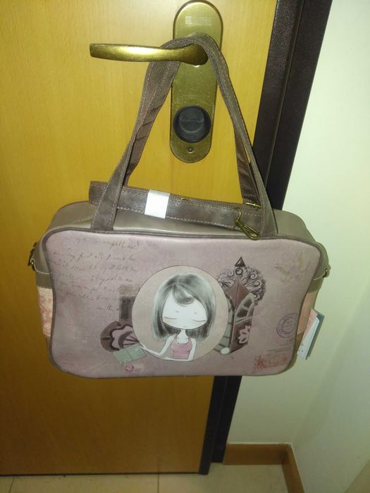 Mala Nova com etiqueta