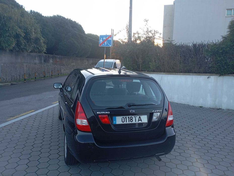 Suzuki liana completamente impecável imaculado