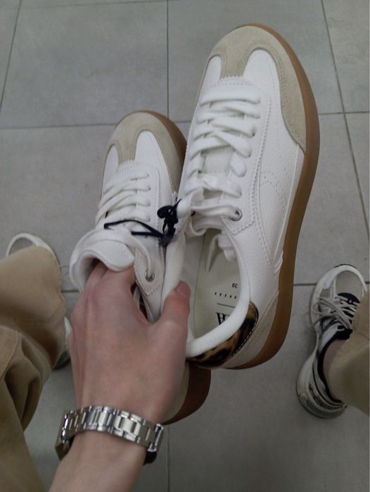 Кросівки з леопардовим принтом