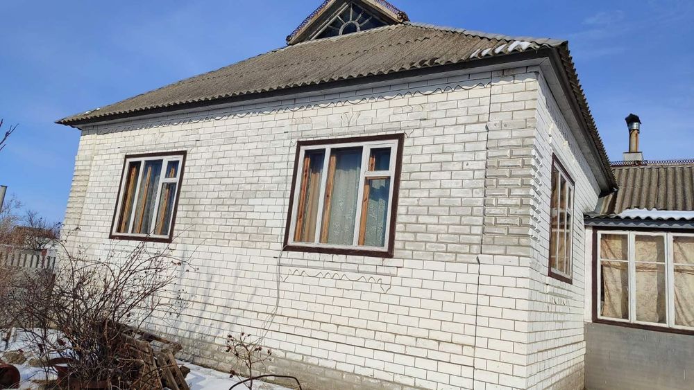 Добротний будинок у селі Тернова — простір, затишок і родючі землі!