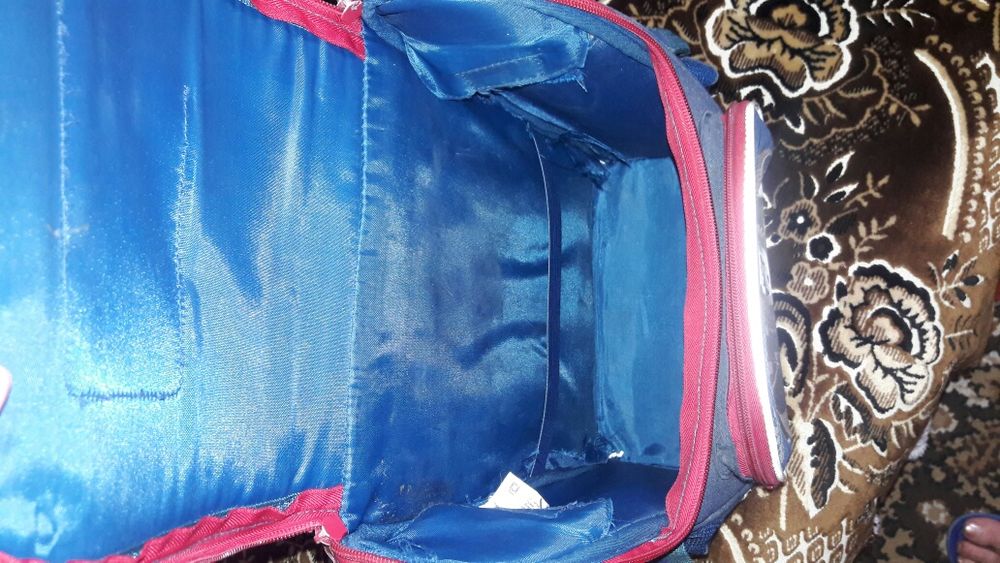 Рюкзак школьный в отличном состоянии.