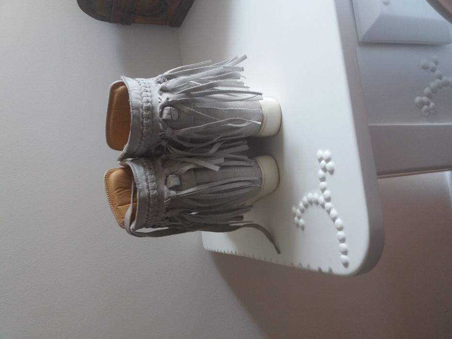 Tenis com salto cinzentos nr. 37