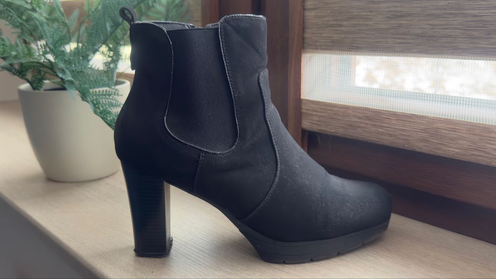 Sprzedam botki na słupku