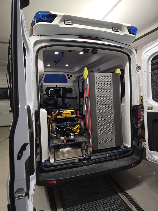 Karetka Ambulans Ford Transit Stryker
