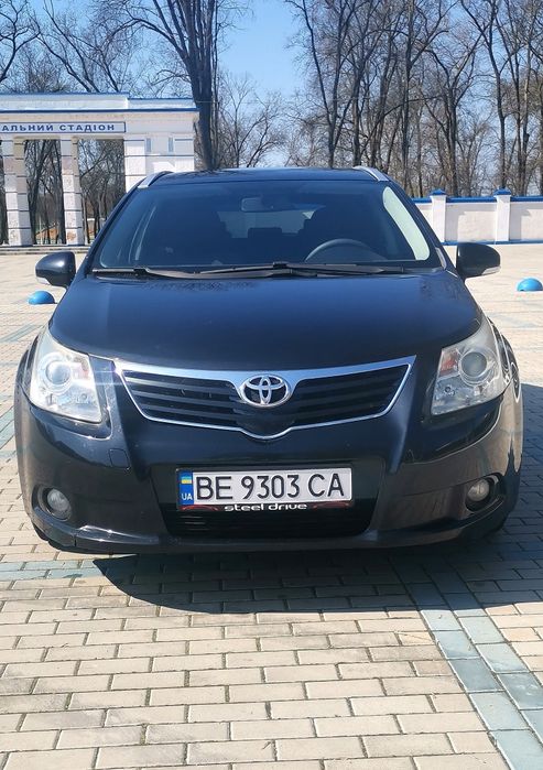 Toyota avensis t27 (в гарному стані)