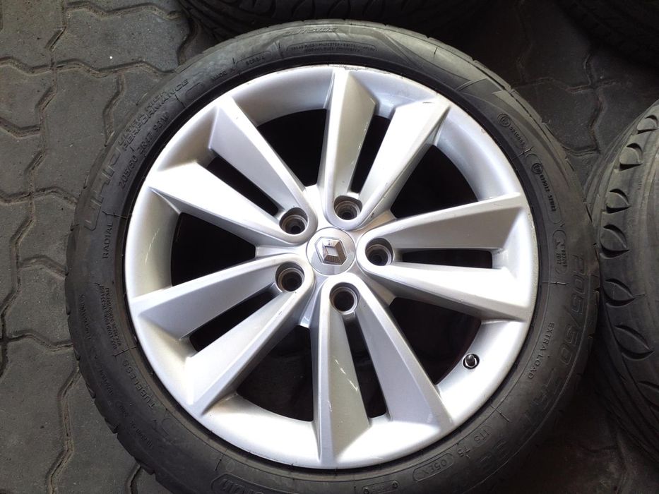 Jantes Renault R17 Com Pneus 205/50 Furação 5X114.3